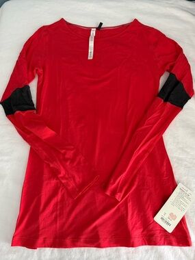 New Lululemon Devotion Long Sleeve Tee
10 Love Red Vitasea